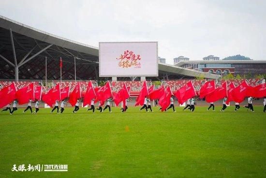 由于中卫位置人员紧张，特奥将继续客串中卫，和托莫里搭档。